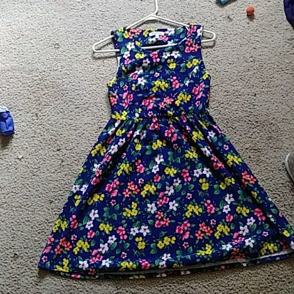 Dress - Picture 2 of 2
